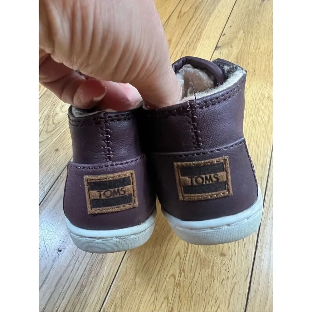 Toms Boys Brown Fur Boots Size 4